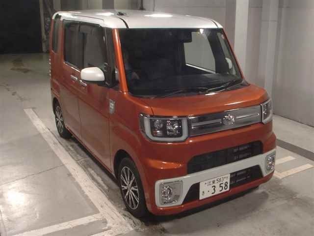 8417 Toyota Pixis mega LA700A 2021 г. (JU Tokyo)